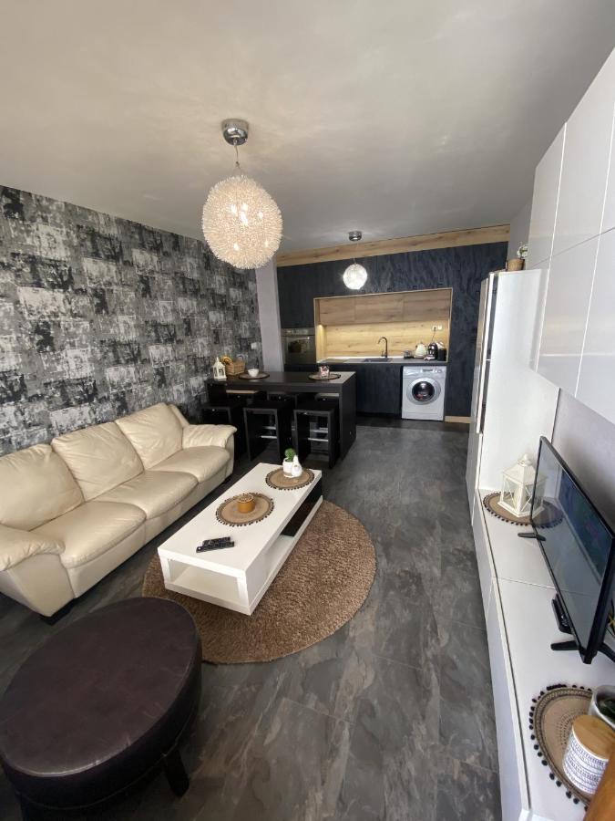 Lovely Cozy Apartment โซเฟีย ภายนอก รูปภาพ