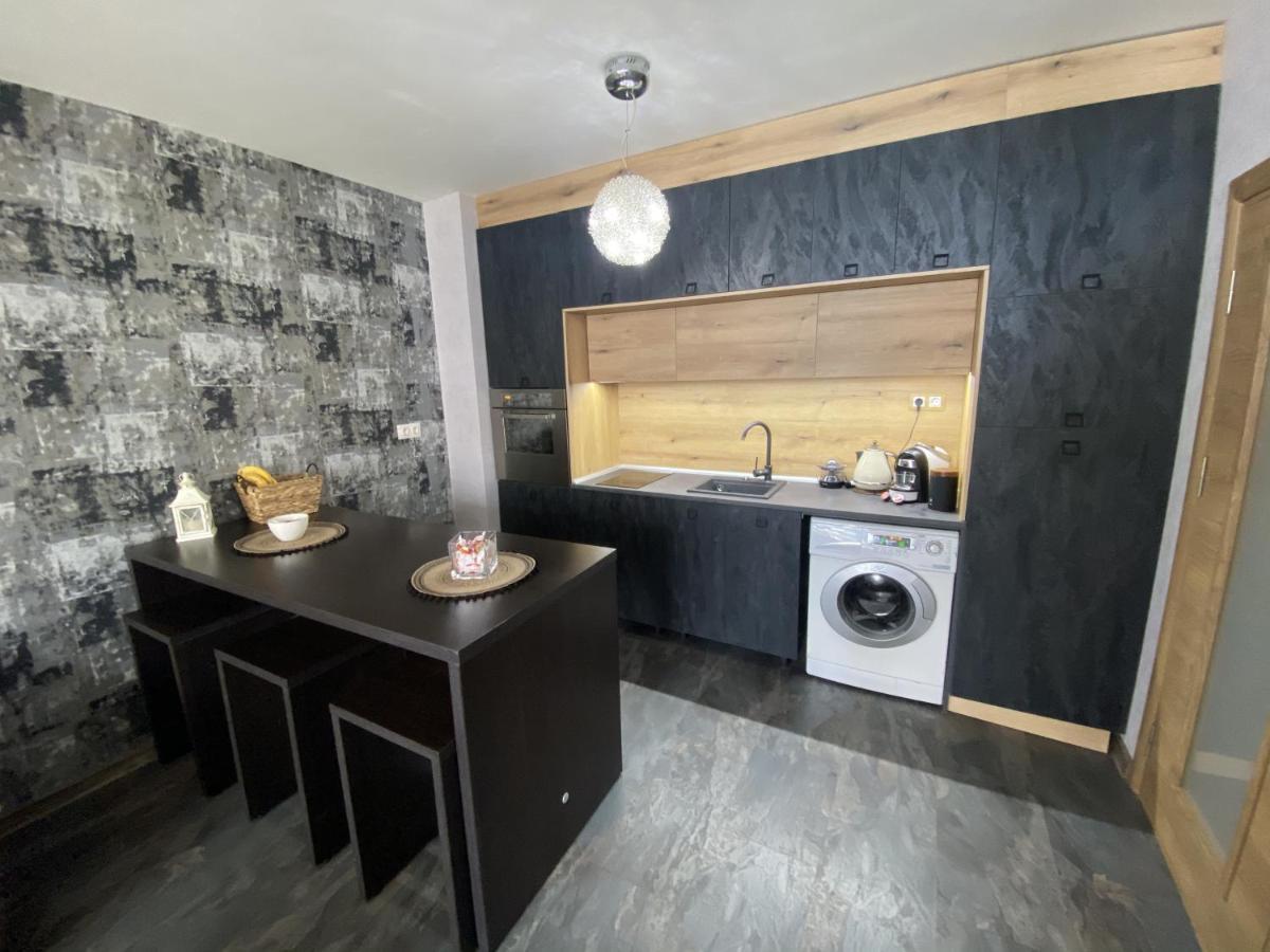 Lovely Cozy Apartment โซเฟีย ภายนอก รูปภาพ